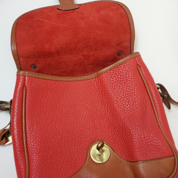Dooney & Bourke - Vintage square carrier top handle crossbody purse in Rare red - Picture 11 of 11
